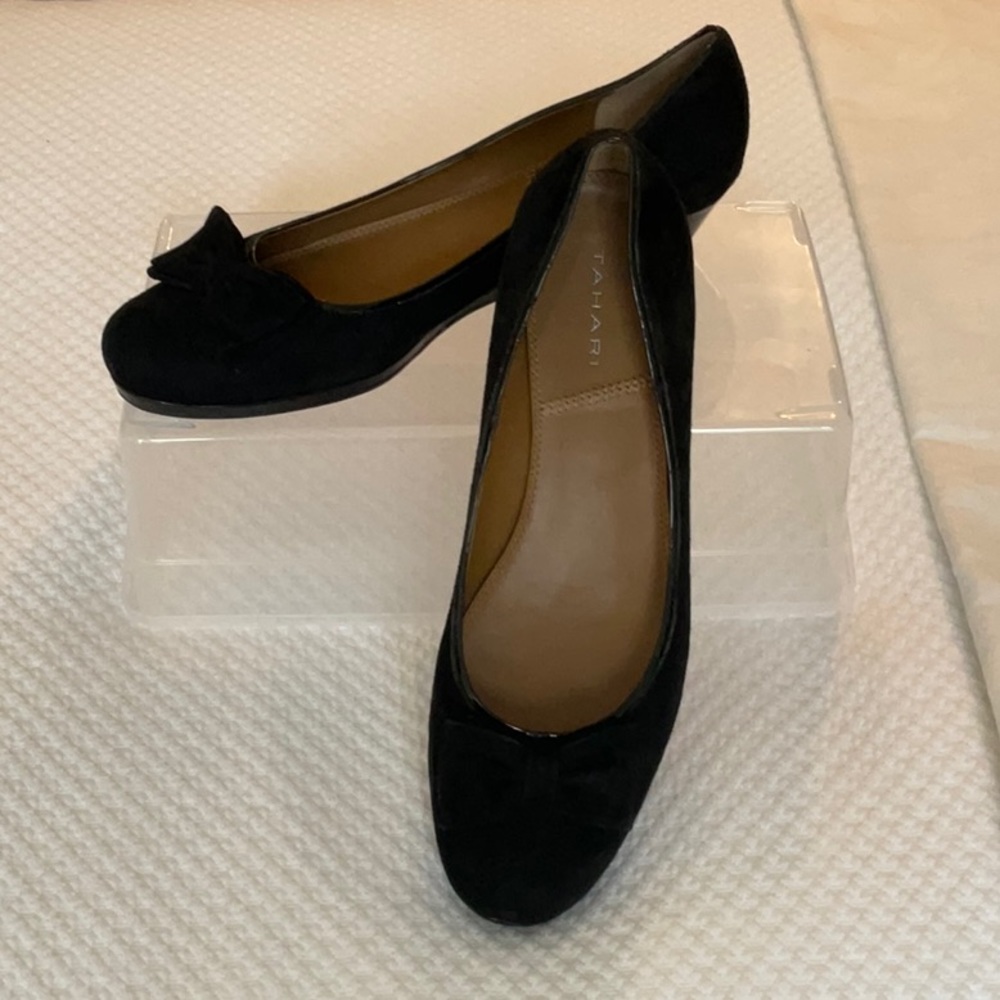 New Tahari Black Suede Shoes